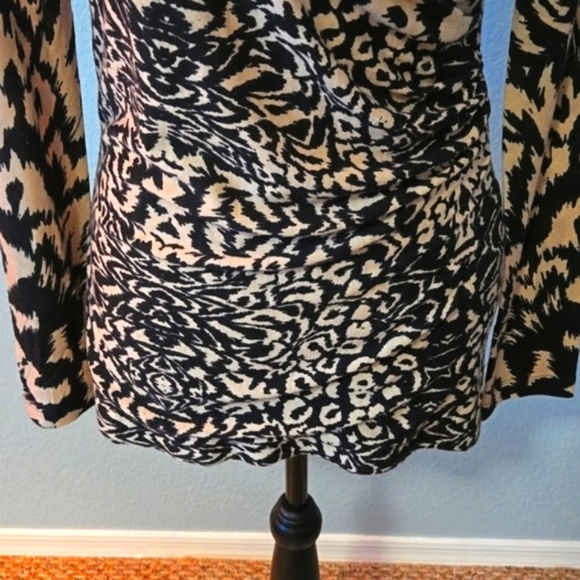 MAX MARA Long Sleeve Animal Print Blouse Shirt Top Sz Large Abstract Wrap - Picture 4 of 13